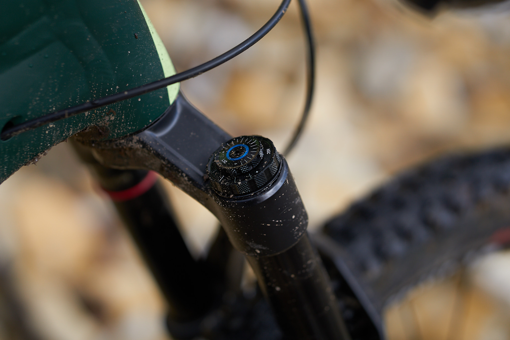 Compression adjustment of the Rock Shox Pike Select+