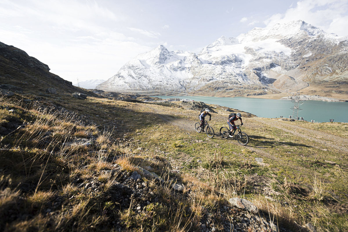 Trailbikes sind perfekt für eine Alpenüberquerung.